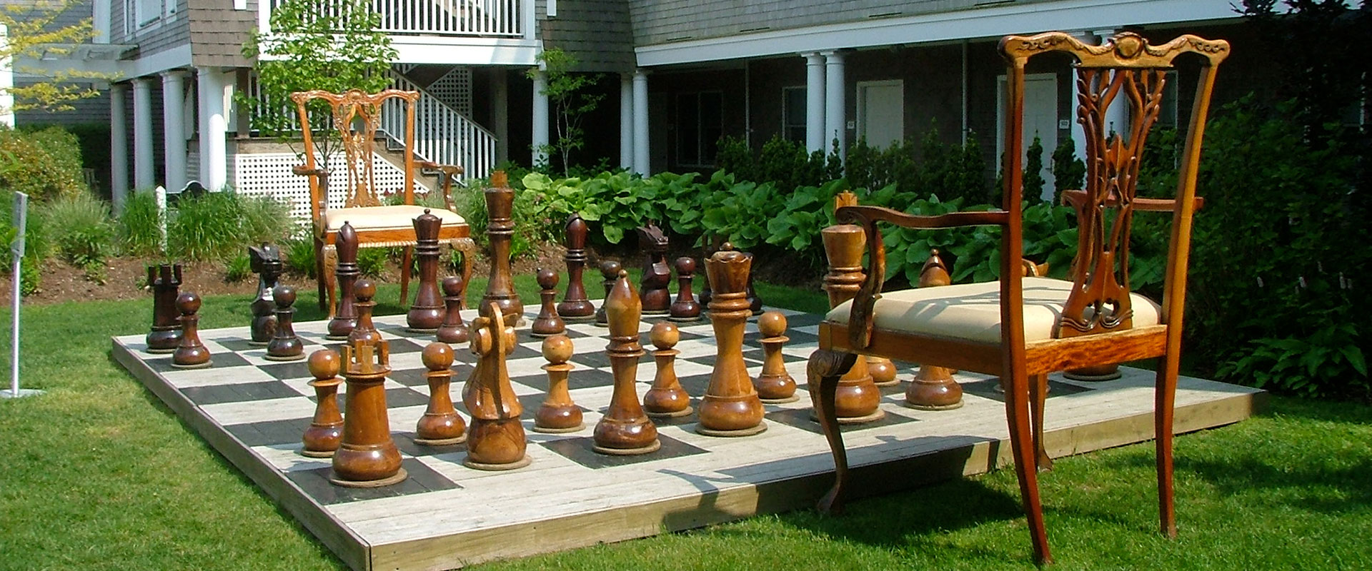 Jogo de xadrez Rei e Rainha decoração. Peças de xadrez de madeira